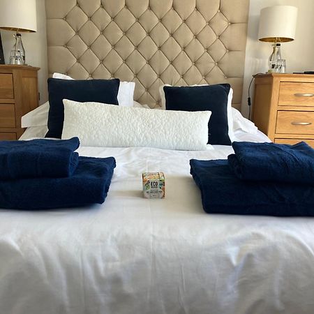 Our Beautifully Renovated Home Chichester Extérieur photo